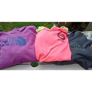 3 Sweatshirts Small‎